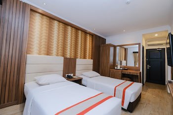 The Grand Palace Hotel