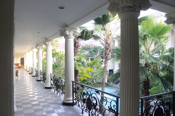 The Grand Palace Hotel