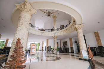 The Grand Palace Hotel