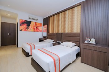 The Grand Palace Hotel
