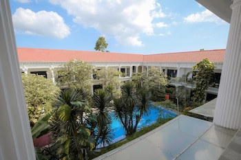 The Grand Palace Hotel