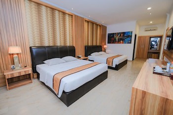 The Grand Palace Hotel