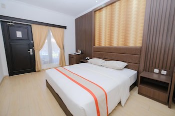 The Grand Palace Hotel