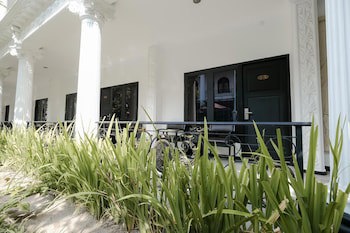 The Grand Palace Hotel