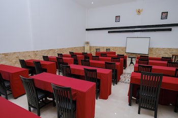 The Grand Palace Hotel