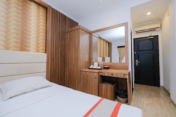 The Grand Palace Hotel