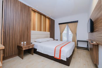 The Grand Palace Hotel