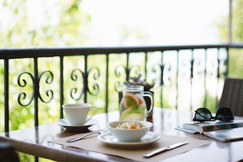 Karalis City Hotel