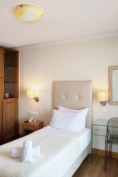 Karalis City Hotel