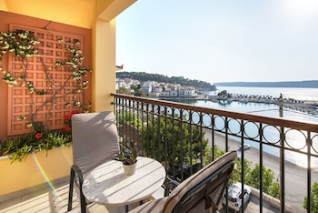 Karalis City Hotel