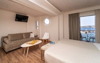Karalis City Hotel