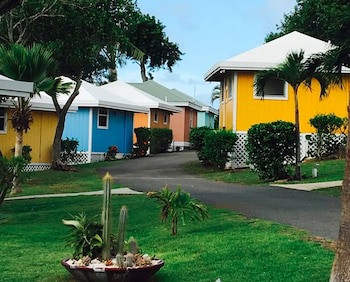Bungalows On The Bay