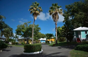 Bungalows On The Bay