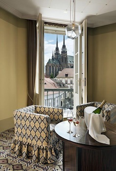 Grandezza Hotel Luxury Palace