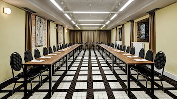Grandezza Hotel Luxury Palace