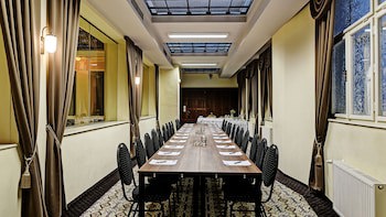 Grandezza Hotel Luxury Palace