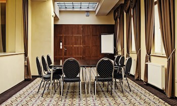Grandezza Hotel Luxury Palace