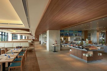 Hilton Okinawa Chatan Resort