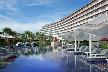 Hilton Okinawa Chatan Resort