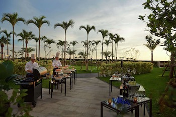 Hilton Okinawa Chatan Resort