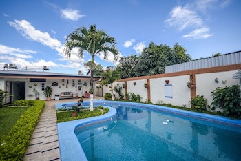 Berlor Airport Inn
