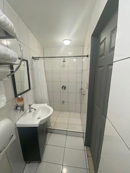 Berlor Airport Inn