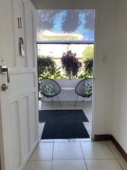 Berlor Airport Inn