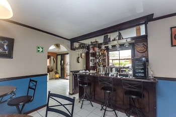 Berlor Airport Inn