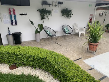 Berlor Airport Inn