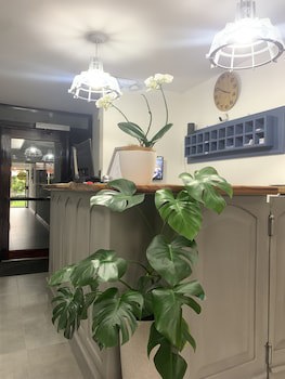 Berlor Airport Inn