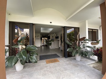 Berlor Airport Inn