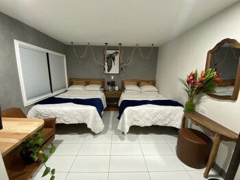 Berlor Airport Inn