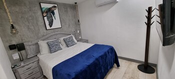 Berlor Airport Inn