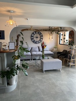 Berlor Airport Inn