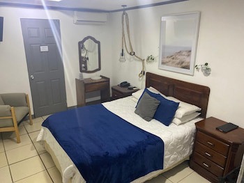 Berlor Airport Inn