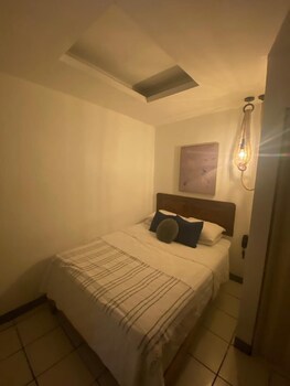 Berlor Airport Inn