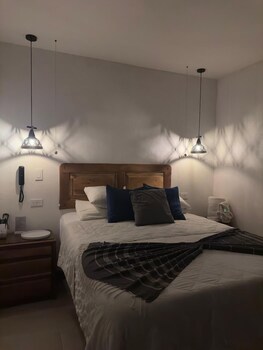 Berlor Airport Inn