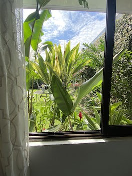 Berlor Airport Inn