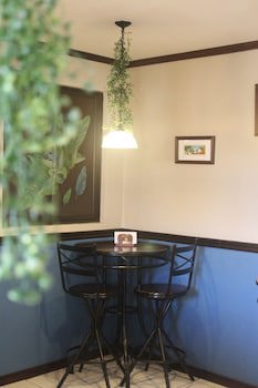 Berlor Airport Inn