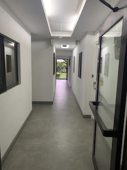 Berlor Airport Inn