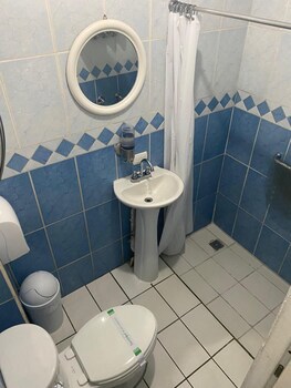 Berlor Airport Inn