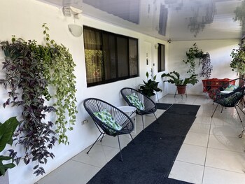 Berlor Airport Inn