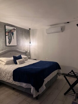 Berlor Airport Inn