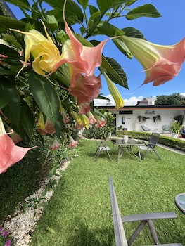 Berlor Airport Inn