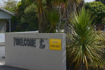 Beach Street Motel Apartments