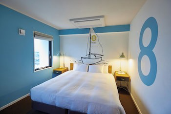 8Hotel