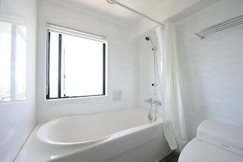 8Hotel