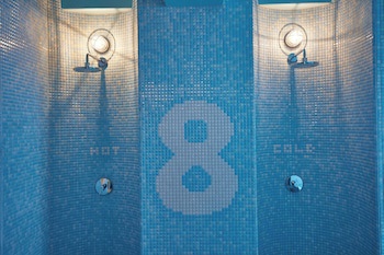 8Hotel