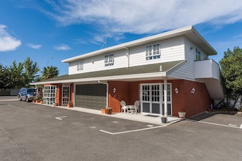 Admirals Motor Lodge