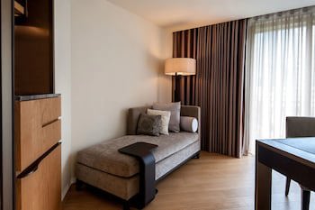 Madison Taipei Hotel